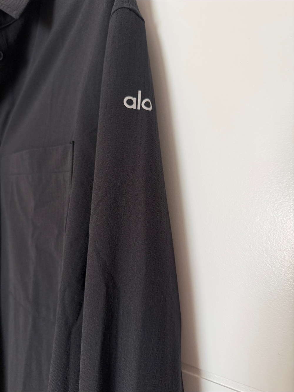 ALO Yoga Women's Black Button-Down Shirt - Picture 2 of 2
